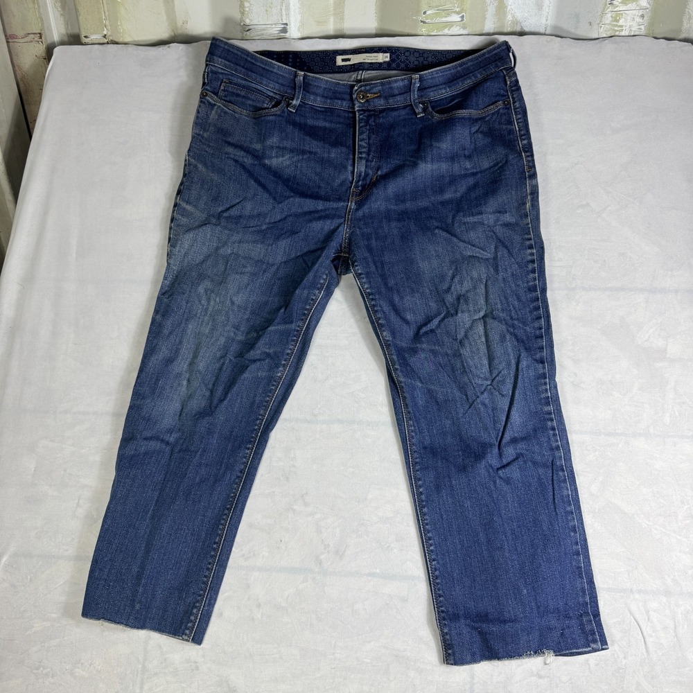 Levi's 525 Womens Cropped Straight Leg Jeans Blue Denim Perfect Waist Outdoor 16